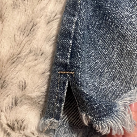 KanCan Distressed Denim Mini Skirt Size Large - Picture 9 of 9